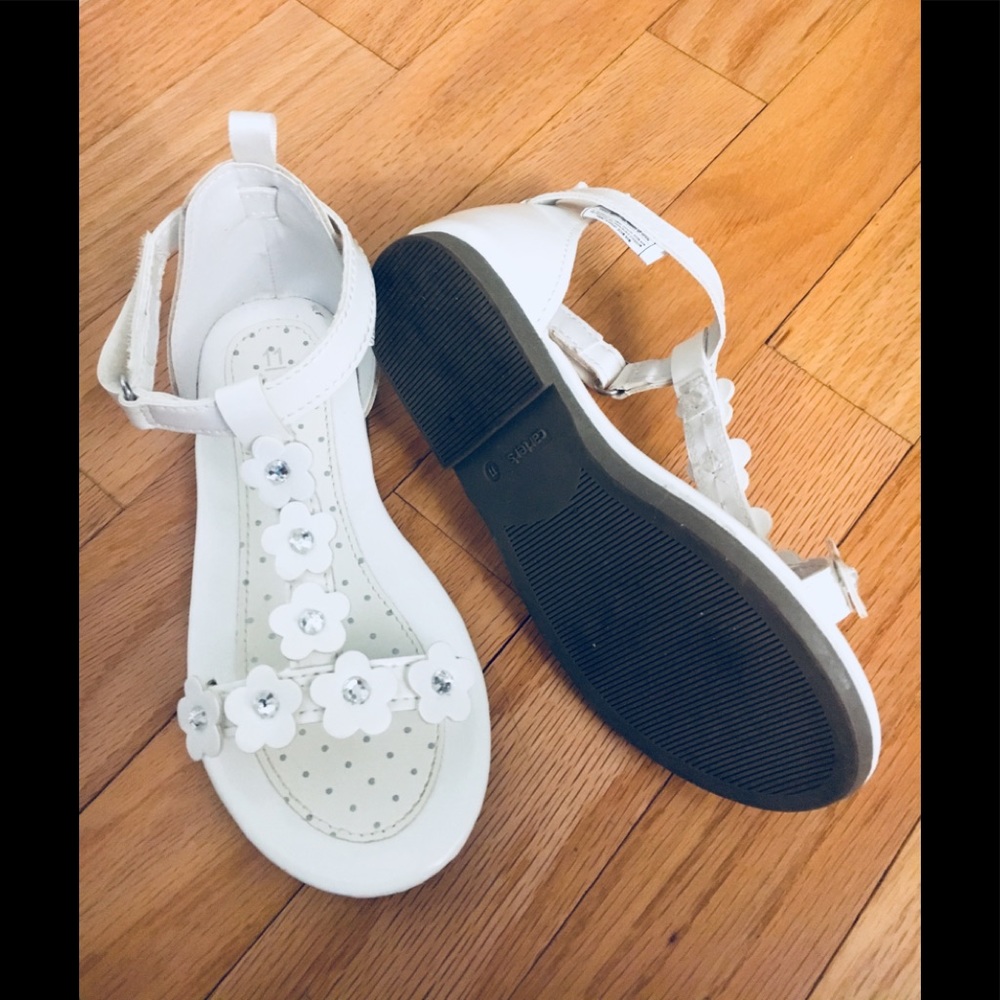 Carter’s size 11 white flower sandals
